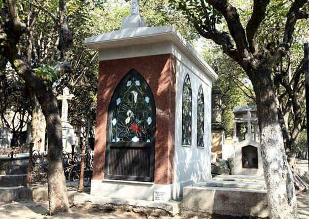 Tumba de ´Chespirito´ aún no lleva su nombre (FOTOS)