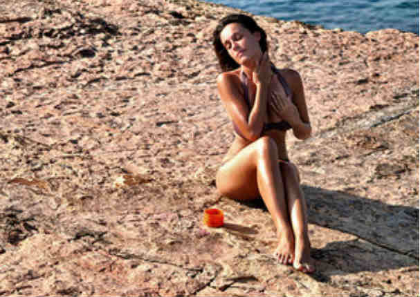 Descubre quién es la sexy mujer de este famoso 'meme' - FOTOS