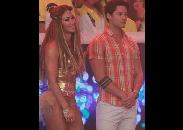 Melissa Loza fue 'ampayada' besándose con nuevo integrante de 'Esto es Guerra' (FOTOS)