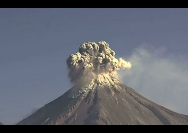 Mira el impresionante 'time lapse' de la erupción del volcán Colima (VIDEO)