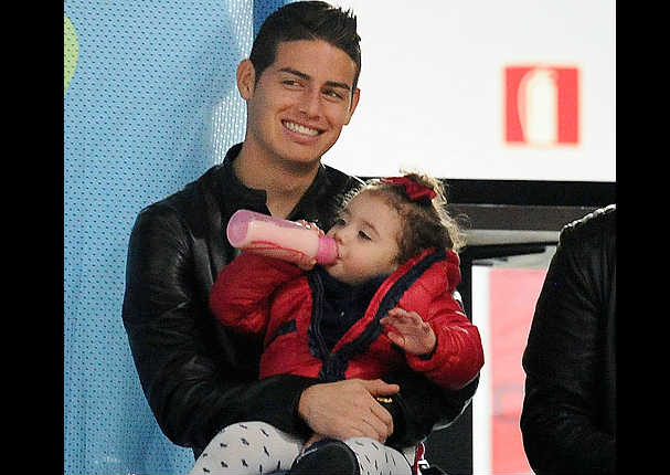Difunden tierna foto de  James Rodríguez junto a su hija (FOTO)