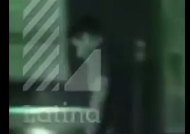 Erick Elera es “ampayado” divirtiéndose con mujeres en discoteca (FOTOS) Erick Elera es “ampayado” divirtiéndose con mujeres en discoteca (FOTOS)
