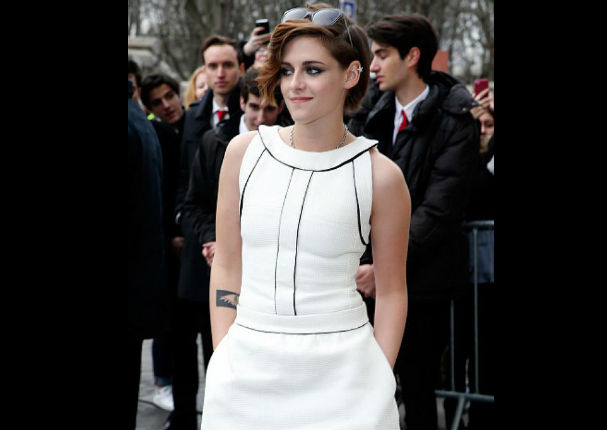 Protagonista de la saga ‘Crepúsculo’ reaparece con nuevo look (FOTOS)