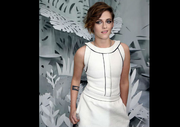 Protagonista de la saga ‘Crepúsculo’ reaparece con nuevo look (FOTOS)