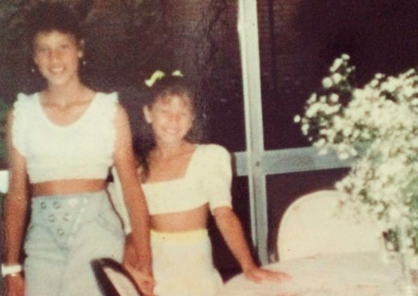 ¿Tienes idea de quién es la niña que tiene entre sus brazos al bebé? (FOTOS) ¿Tienes idea de quién es la niña que tiene entre sus brazos al bebé? (FOTOS)