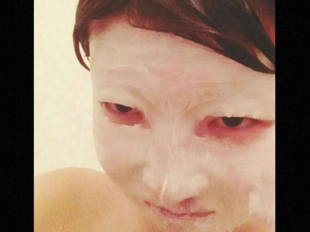 Joven quedó en shock al ver a su novia sin maquillaje (FOTOS)