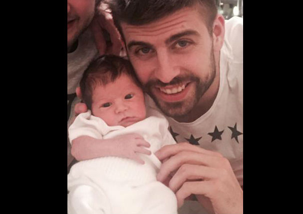 ¡Qué hermoso! La primera foto de Sasha junto a Piqué