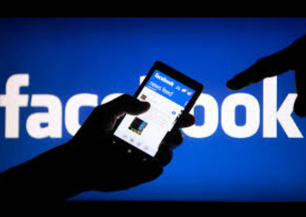 Descubrió que su esposo era bígamo gracias a Facebook (FOTO)