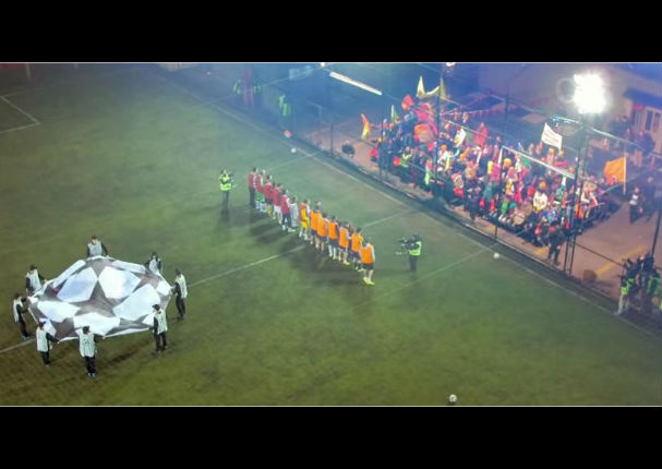 Partido entre amigos se convirtió en juego de Champions League (VIDEO)