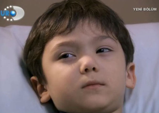 'Las mil y unas noches': Mira cómo luce en la actualidad el pequeño Kaan (VIDEO/FOTOS)