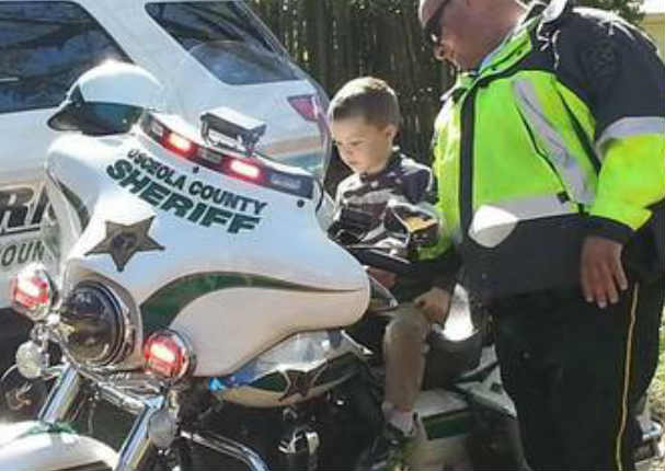 Nadie asistió a fiesta de niño autista, pero recibió una gran sorpresa (FOTOS)