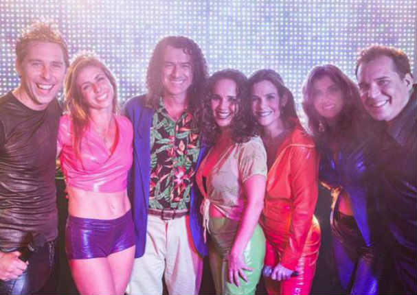 Difunden fotos del detrás de cámaras de la película 'Asu Mare 2' (FOTOS) Difunden fotos del detrás de cámaras de la película 'Asu Mare 2' (FOTOS)