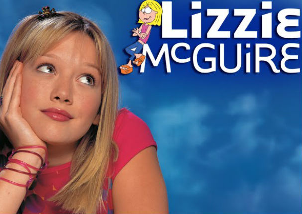 Así luce la recordada Lizzie McGuire en sexy portada de revista (FOTOS)