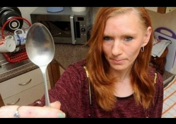 Asegura que el fantasma de su hermano la atormenta (VIDEO)