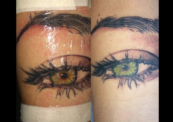 Hijo de Bárbara Mori se tatúa el ojo de su mamá (FOTOS)
