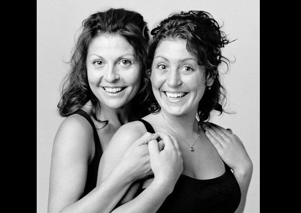 Mira las asombrosas fotos de 'gemelos' que no son familia