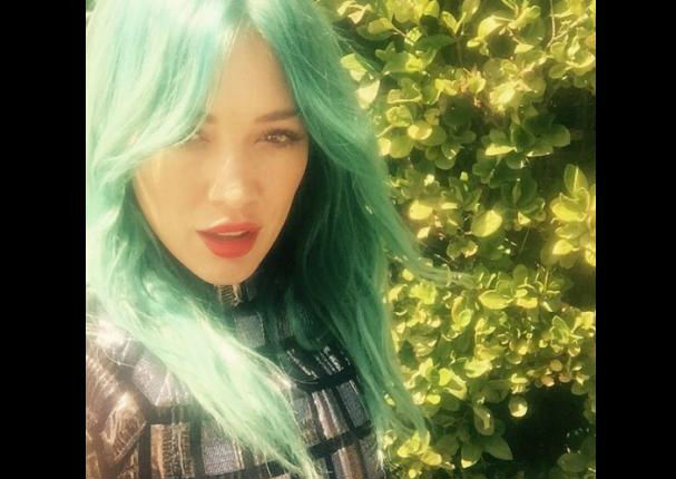 Mira el radical cambio de look de Hilary Duff (FOTOS)