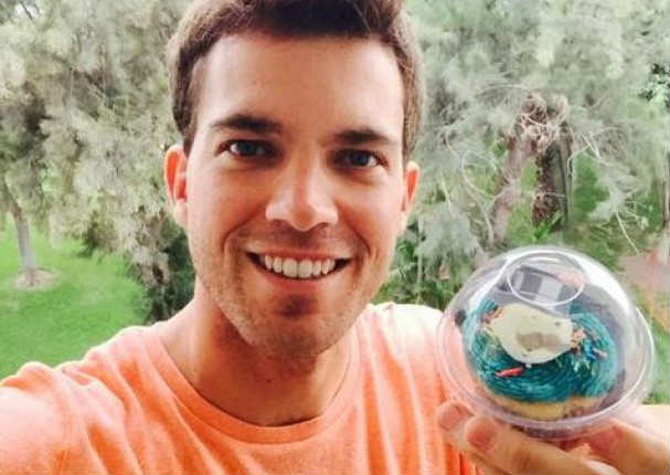 Al fondo hay sitio: Mira cómo lucía en su infancia el piloto 'churro' (FOTOS)