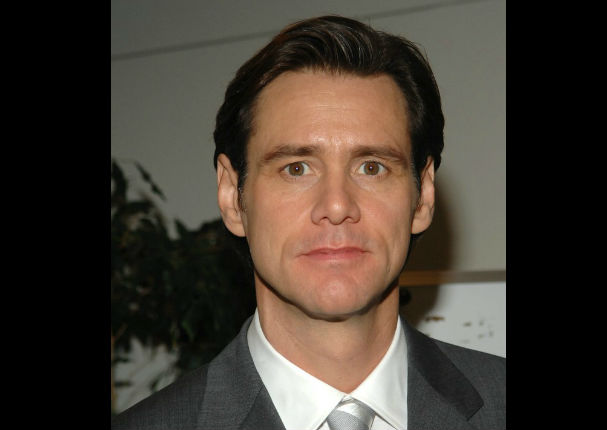Jim Carrey sorprende con radical cambio de look (FOTOS)