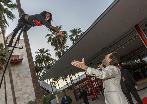 Jim Carrey sorprende con radical cambio de look (FOTOS)