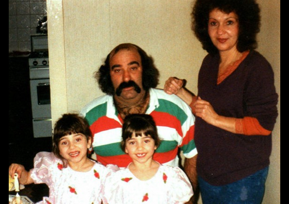 Mira cómo lucían antes las gemelas que comparten novio (FOTOS)