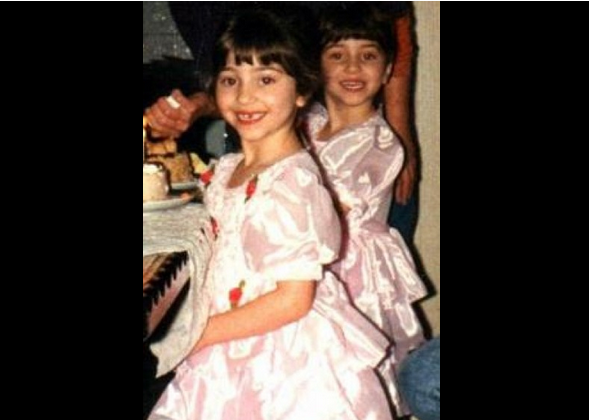 Mira cómo lucían antes las gemelas que comparten novio (FOTOS)