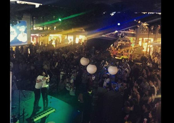 Sebastián Rulli y Maite Perroni apoyaron a ONG de Bárbara Mori  (FOTOS)