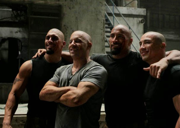 Mira a los actores de Hollywood junto a sus dobles (FOTOS)