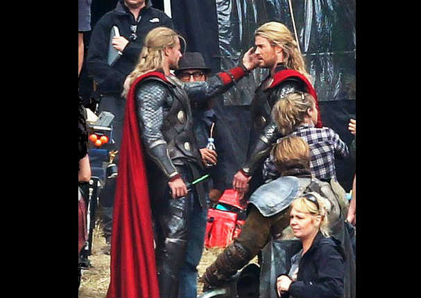 Mira a los actores de Hollywood junto a sus dobles (FOTOS)