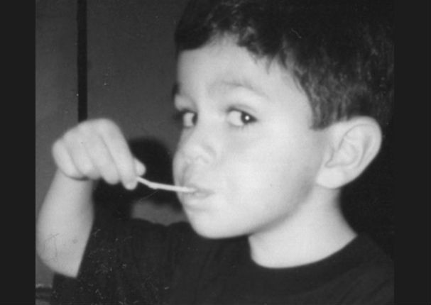 ¿Reconoces a este tierno niño? (FOTO)