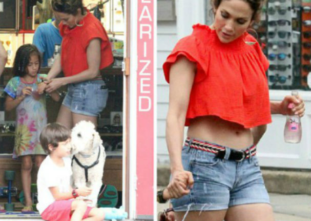 ¡Jennifer López luce cuerpo de infarto mientras pasea con sus hijos! (FOTOS)