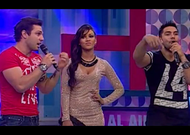 ¡Es su clon! Mira a la 'doble' de Angie Arizaga (FOTOS)