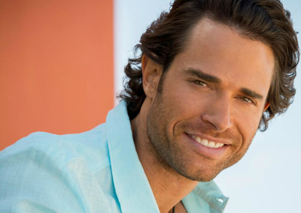 Sebastian Rulli presume cambio de look  (FOTOS)