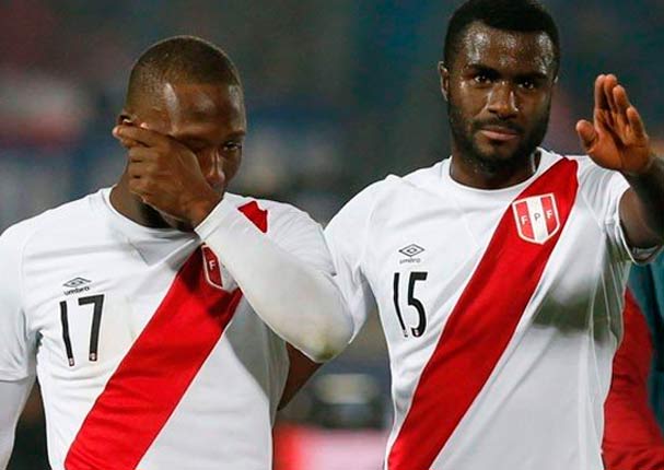 Luis Advícula conmueve con lágrimas después del partido con Chile (FOTOS) Luis Advícula conmueve con lágrimas después del partido con Chile (FOTOS)