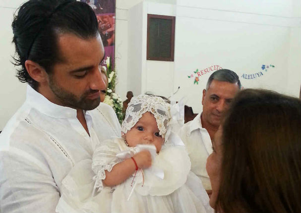 Mira cómo fue el bautizo de la hija de Adamari López (FOTOS) Mira cómo fue el bautizo de la hija de Adamari López (FOTOS)