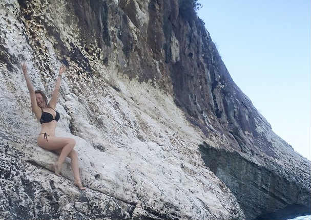 Thalía presume su hermosa figura en bikini (FOTOS)