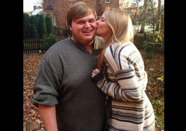 Le dijeron “gordo” y humillaron a su novio, ella les tapó la boca así (FOTOS)