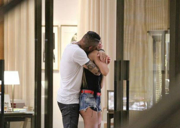 Mira en qué situación fueron 'ampayados' Paolo Guerrero y Alondra (FOTOS) Mira en qué situación fueron 'ampayados' Paolo Guerrero y Alondra (FOTOS)