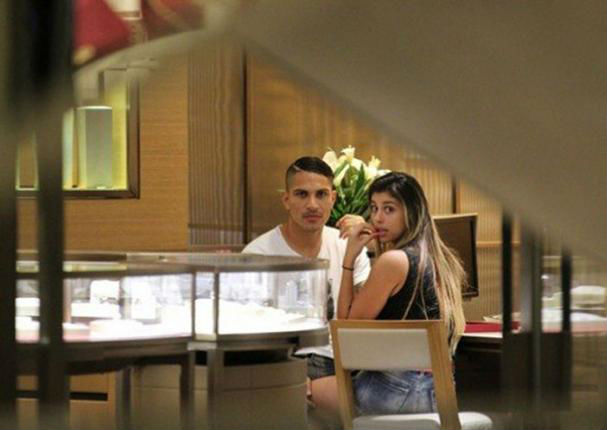 Mira en qué situación fueron 'ampayados' Paolo Guerrero y Alondra (FOTOS) Mira en qué situación fueron 'ampayados' Paolo Guerrero y Alondra (FOTOS)