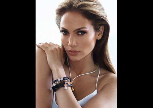 ¡No envejece! Jennifer López luce como una veinteañera en nueva campaña (FOTOS)