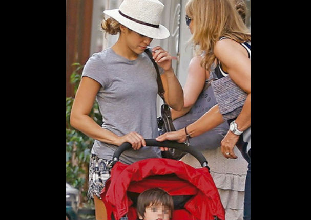 ¿Por qué llora Shakira en plena calle? (FOTOS)