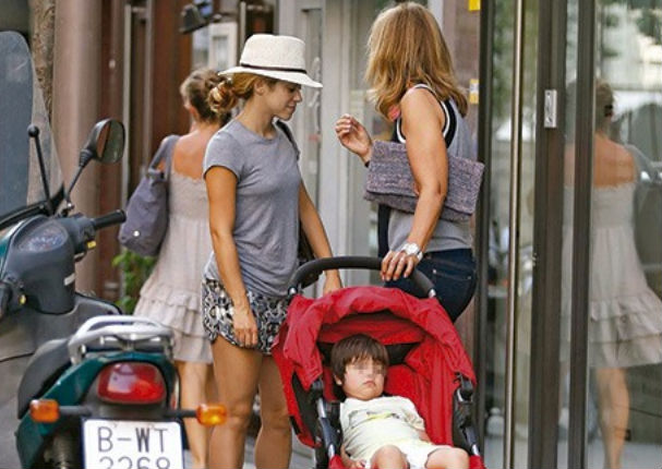 ¿Por qué llora Shakira en plena calle? (FOTOS)