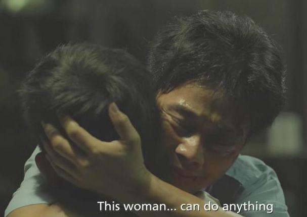 ¿Cuánto se sacrificaría una madre por sus hijos? (VIDEO)