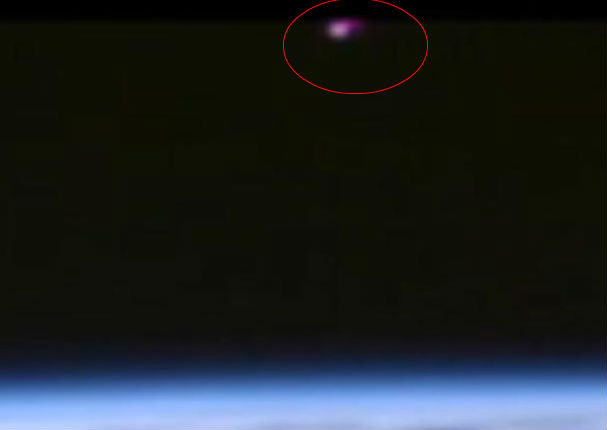 La NASA habría grabado a un OVNI cerca de Estación Espacial (VIDEO)
