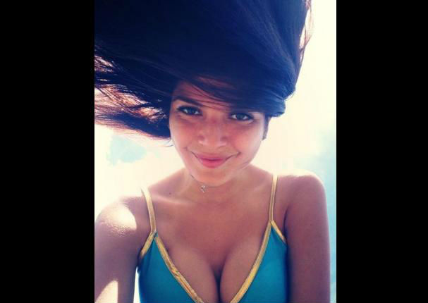 Nicole Faverón estremece las redes sociales con sexys fotos en bikini