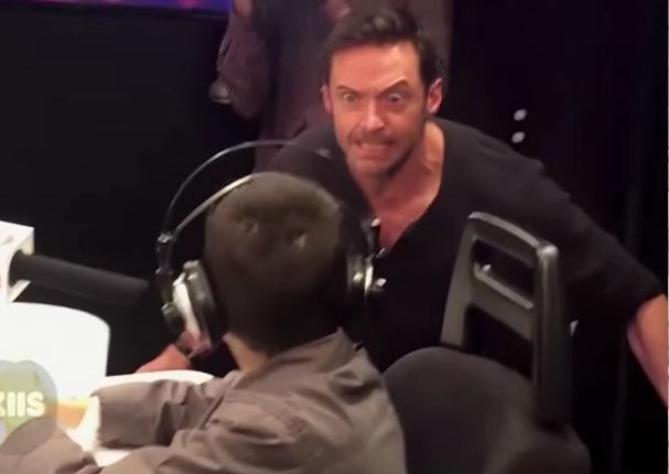 Niño con fibrosis quística recibió la grata visita de Hugh Jackman (VIDEO)