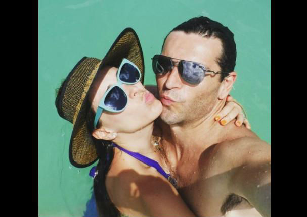 Jacqueline Bracamontes alborota las redes sociales con sexys fotos