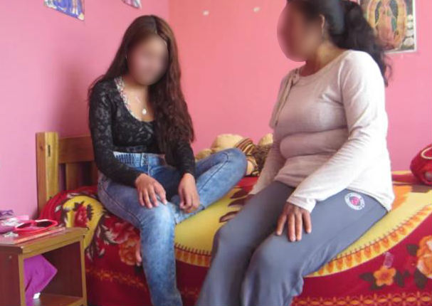 Esta es la reacción de una madre al enterarse del embarazo de su hija (VIDEO)