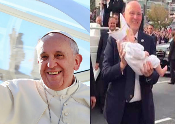 Bebé vestida de 'sumo pontífice' robó el corazón del Papa Francisco (VIDEO)