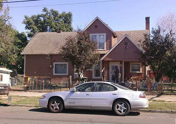 Se burlaban de la casa de un anciano, hasta que alguien decidió transformarla (FOTO)